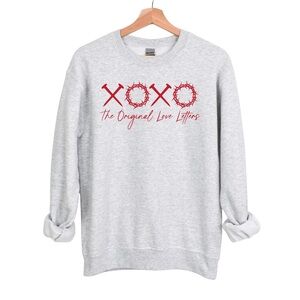 Gildan Gray Sweatshirt with Red XOXO Print